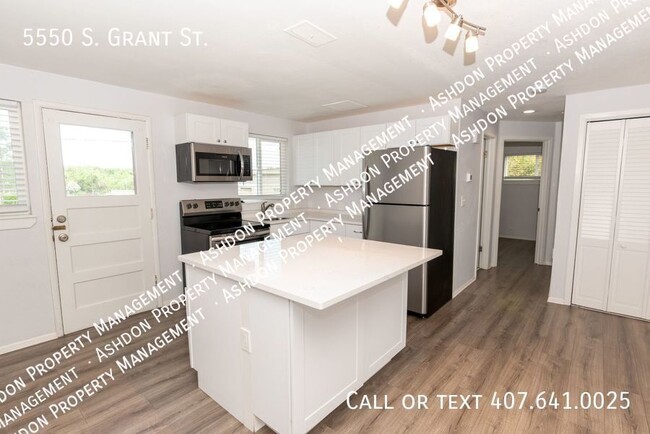 Building Photo - 2 Bed 1 Bath Remodeled Unit with FREE 43''...