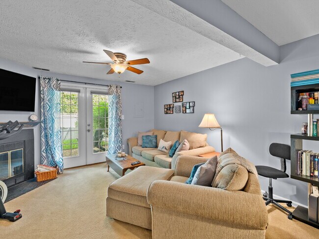 Building Photo - 1636 Fieldthorn Dr