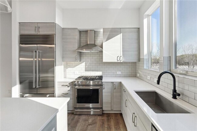 Building Photo - 1207 Chelsea Cir NW