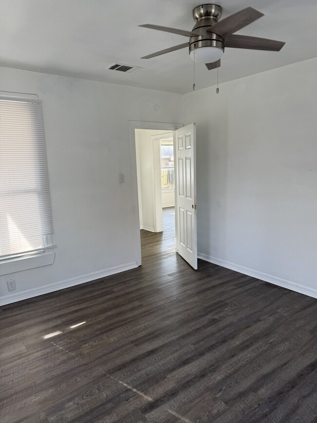 Building Photo - 306 N Cleveland Ave