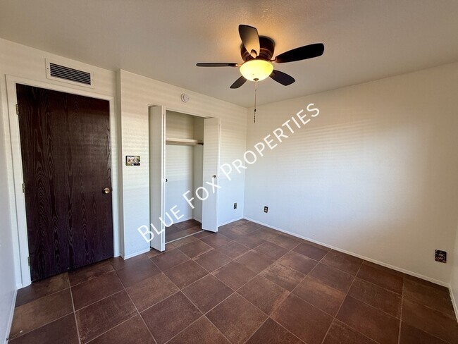Building Photo - 7650 N Rasmussen Ave
