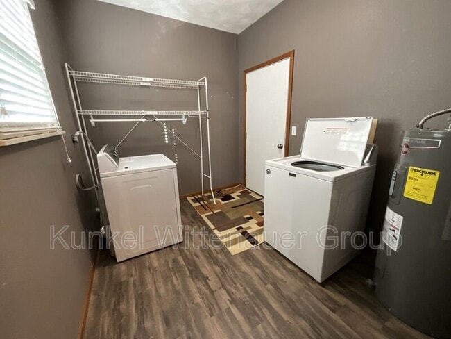 Building Photo - 19 Christine Dr