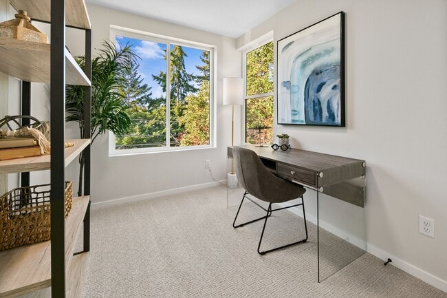 Building Photo - Modern Townhome in Licton Springs – Rooftop Deck & Stylish Living!