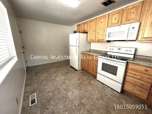 Building Photo - 1126 Crandall Ave S