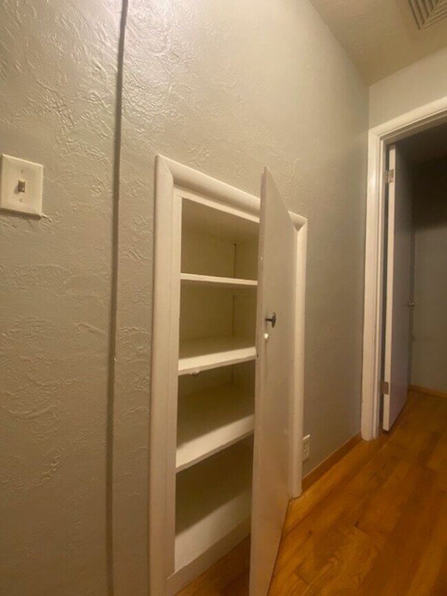 Building Photo - Charming 3 Bedroom Home Lebanon Home with Large Fenced Yard! **$500.00 Off First Full Month's Ren...