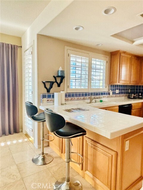 Building Photo - 5 St Pierre