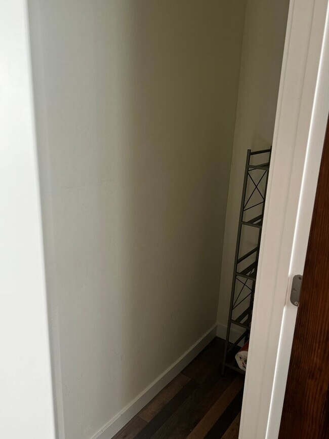 Building Photo - SAM 1718