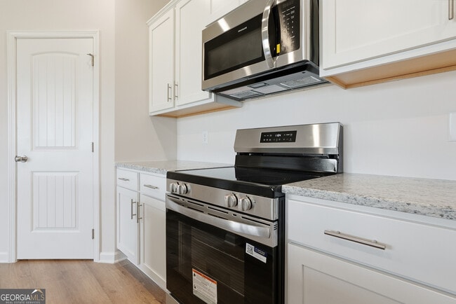 Building Photo - 28 Umber Ln