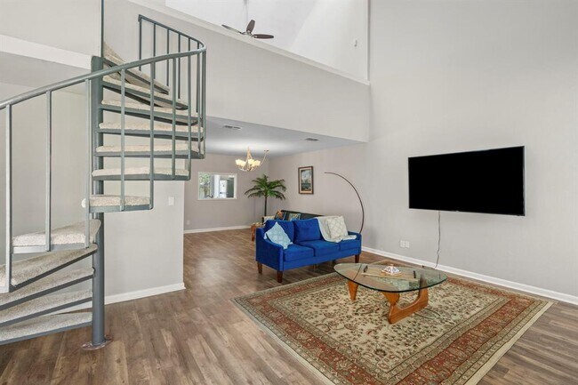 Building Photo - 13 Casa Verde St