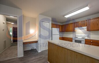 Building Photo - Cottage living in this 3-Bedroom, 3-Bath H...