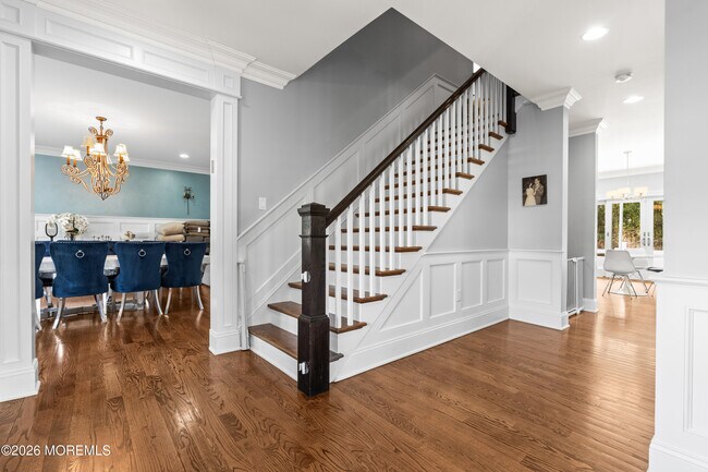 Building Photo - 558 Cedar Ave