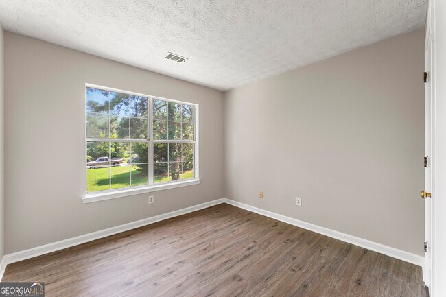 Building Photo - 174 Herscu Ct