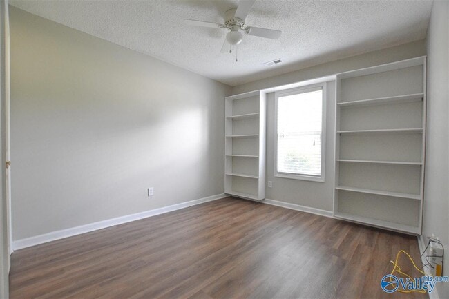 Building Photo - 136 Populus Dr