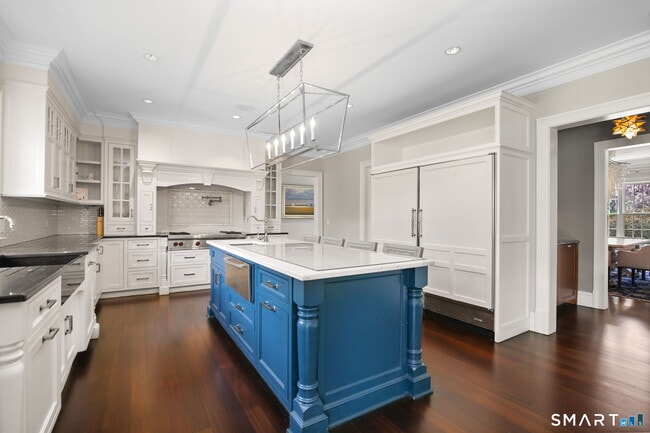 Building Photo - 774 South Ave