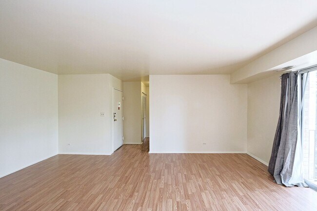 Building Photo - North Downtown Condo With Water/Sewer, Gas, Electricity Included