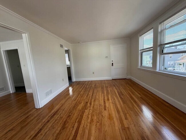 Building Photo - 36 Barstow St