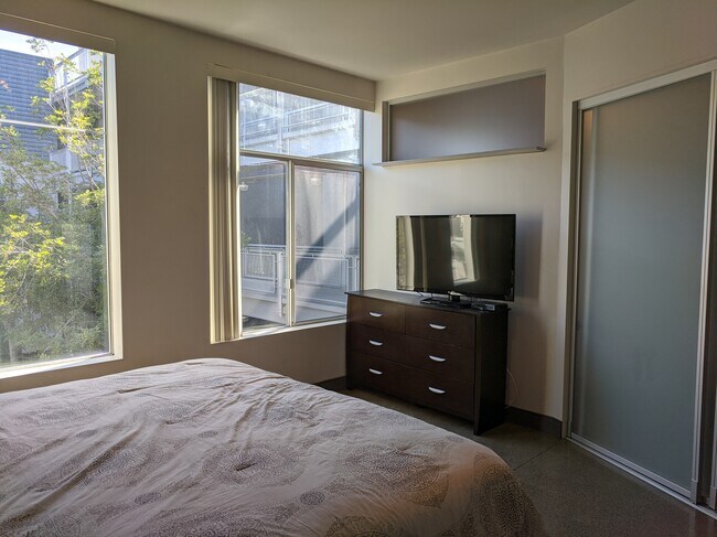 Master Bed - 435 W Center Street Promenade St