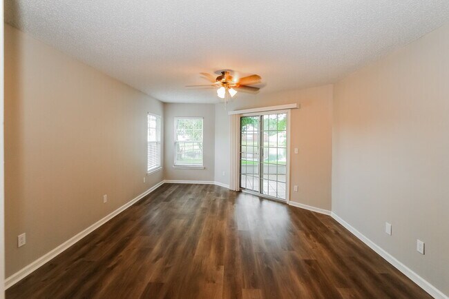 Building Photo - 304 Carolina Jasmine Ln