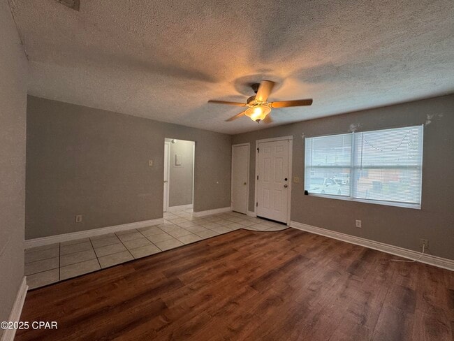 Building Photo - 2538 Johnson Dr