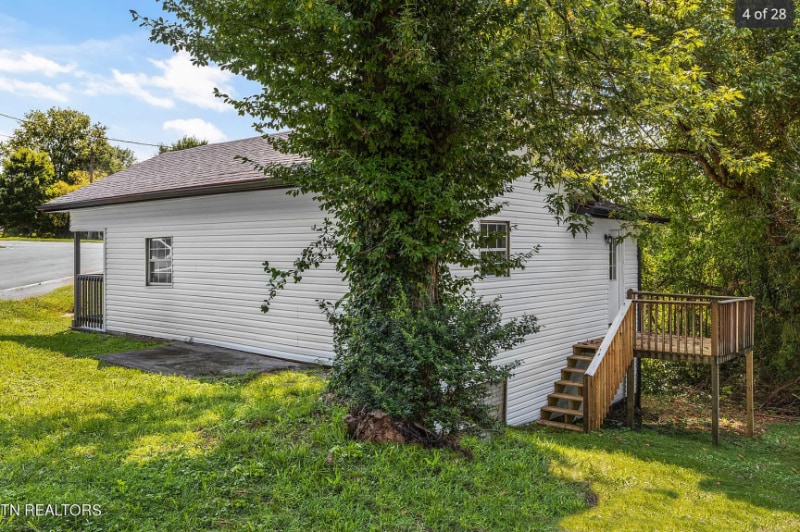 Building Photo - 3822 Hampton Ave