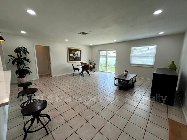 Building Photo - 1403 Stonehaven Way
