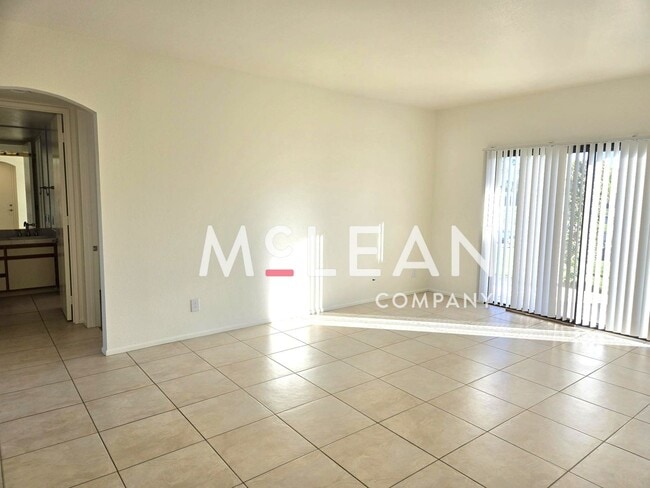 Building Photo - Beautiful Dual Primary Suite 2-Bedroom Condo in the Desert Princess Community
