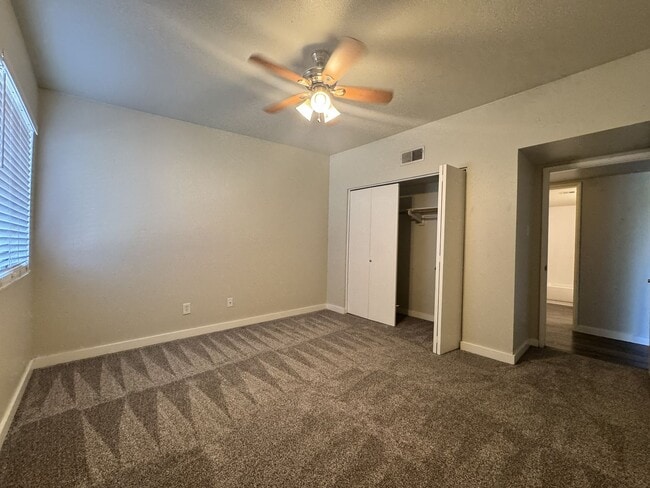 Building Photo - **MOVE IN SPECIAL***HALF OFF FIRST MONTHS RENT. UPSTAIRS 2 BEDROOM CONDO OVERLOOKING GREENBELT