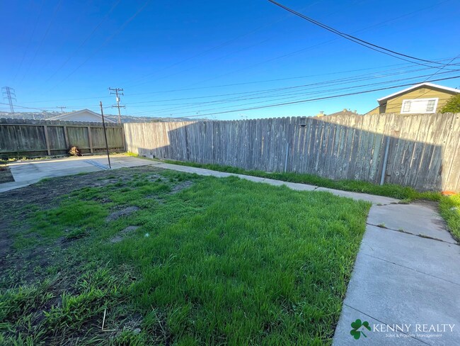 Building Photo - Remodeled 3 Bedroom, 2 Bath in South San Francisco off of Hillside