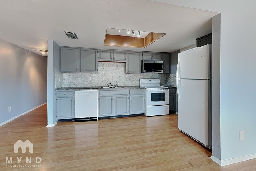 Building Photo - 14777 Wunderlich Dr