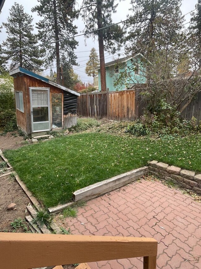 Building Photo - NW BEND Bungalow