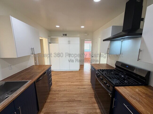 Building Photo - 3610 W 230th St