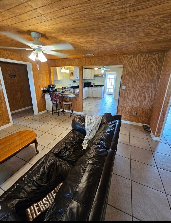 Building Photo - 1229 Co Rd 420