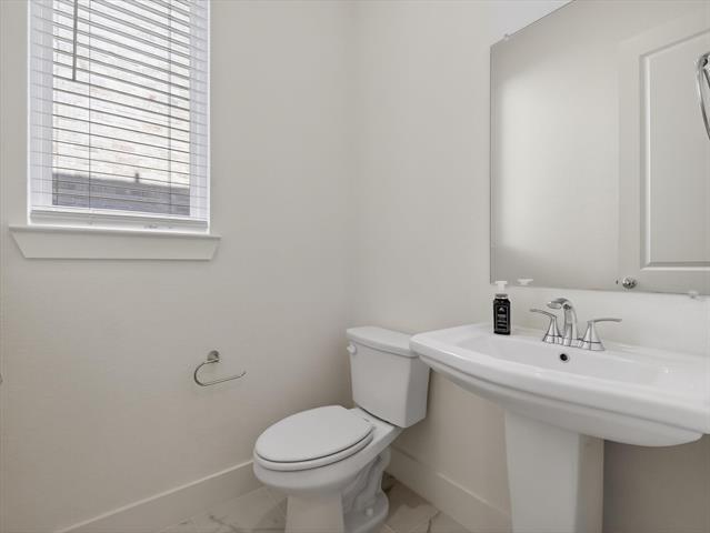 Building Photo - 422 Firecrest Ln