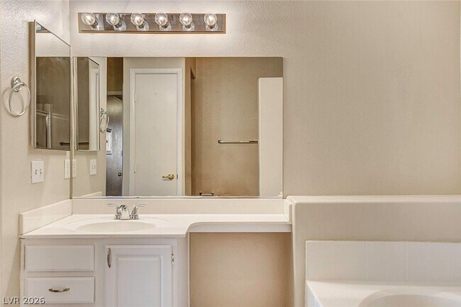 Building Photo - 5650 E Sahara Ave