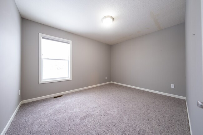 Building Photo - 20817 Guthrie Dr