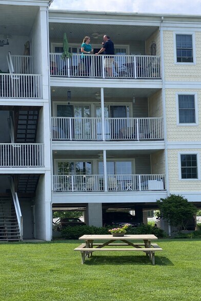 Building Photo - 20374 Blue Point Dr