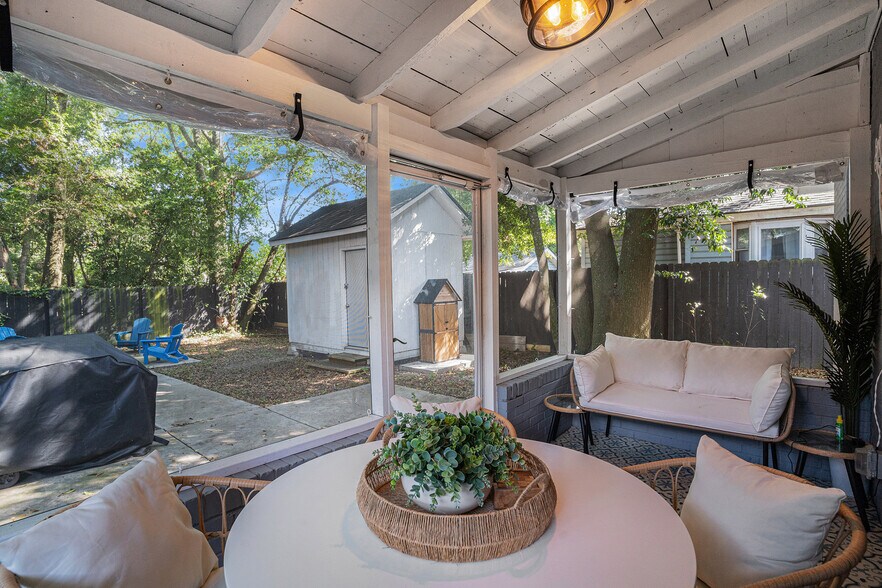 Building Photo - 1913 Orvid St