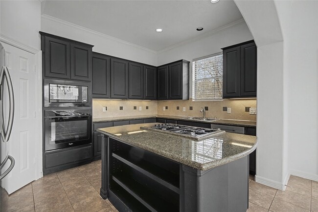 Building Photo - 8002 Stoneyway Dr