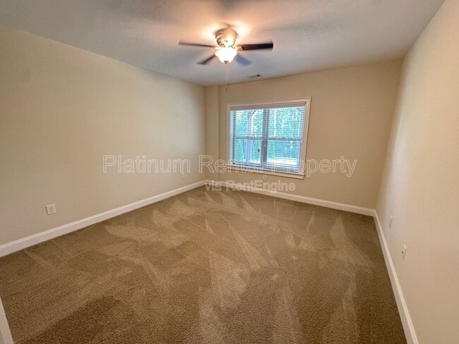 Building Photo - 3578 Strath Dr