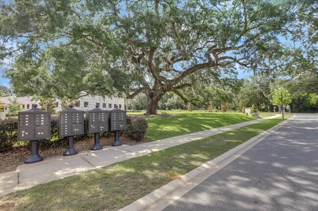 Building Photo - 855 Avery Park Dr