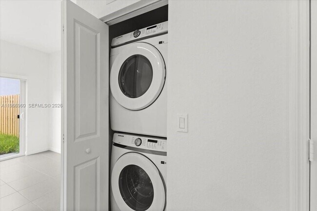 Building Photo - 35670 SW 178th Ct