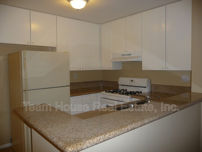 Building Photo - 27240 Luther Dr