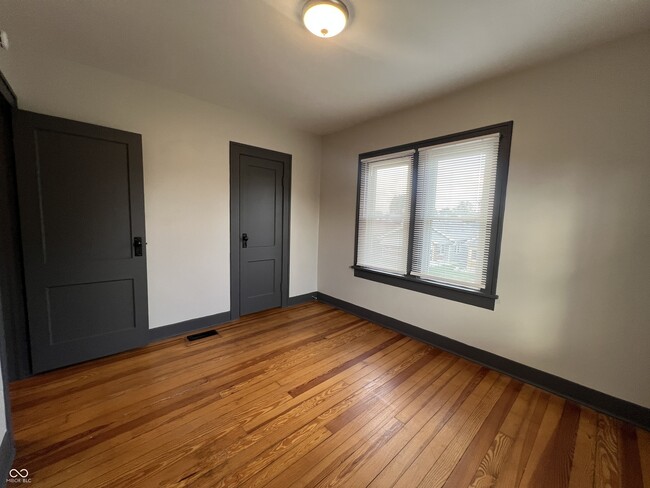 Building Photo - 154 S 9th Ave