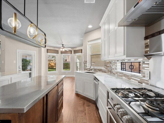 Building Photo - 3410 Marywood Dr