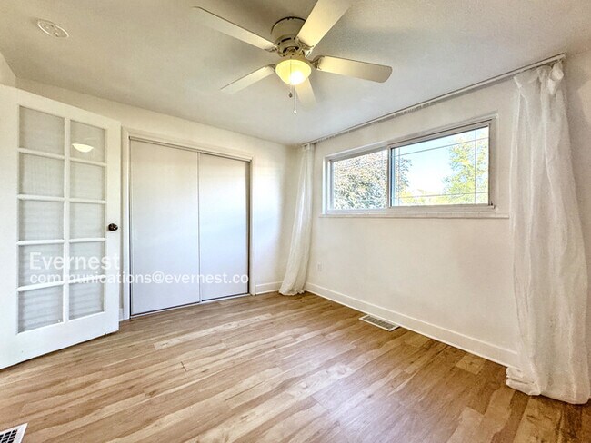 Building Photo - 4886 Osceola St