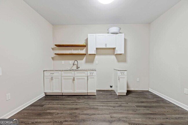 Building Photo - 3266 Cedar Crest Way