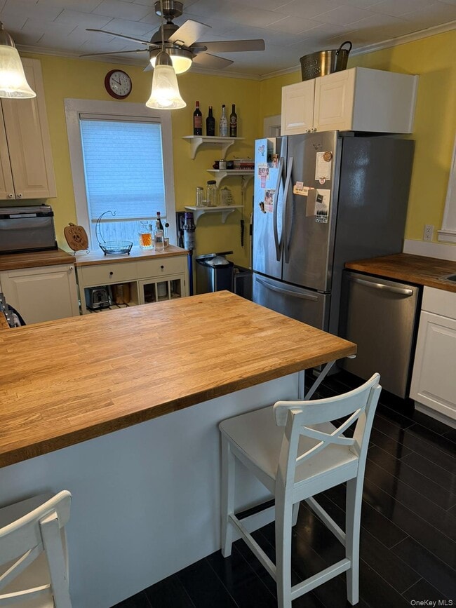 Building Photo - 22 W Church St