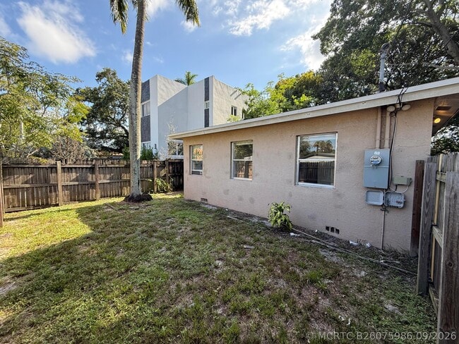 Building Photo - 532 NW 13th Ave