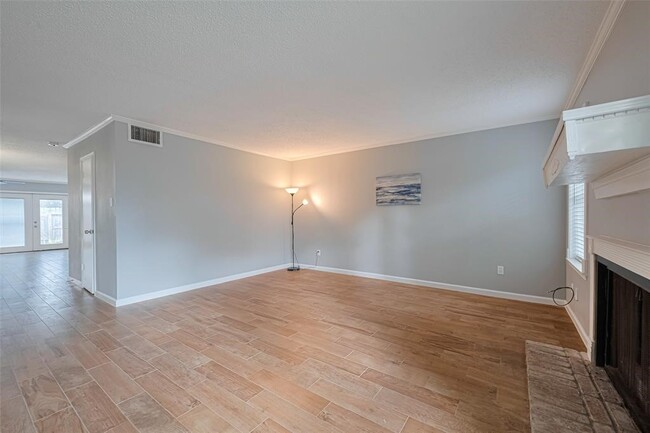 Building Photo - 6452 Kentwick Dr