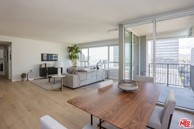 Building Photo - 3458 W 7th St